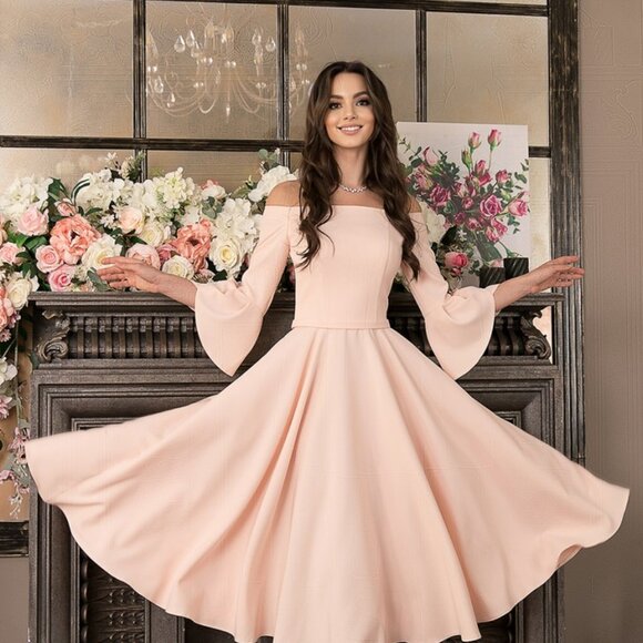 Dress - Picture 1 of 1